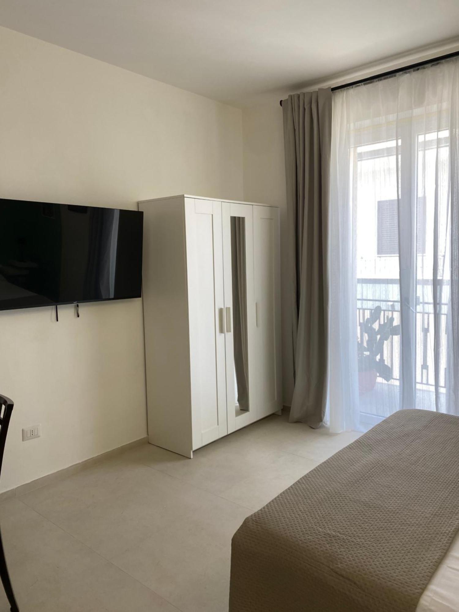 Le Buguse Suite Apartment Lecce Bagian luar foto
