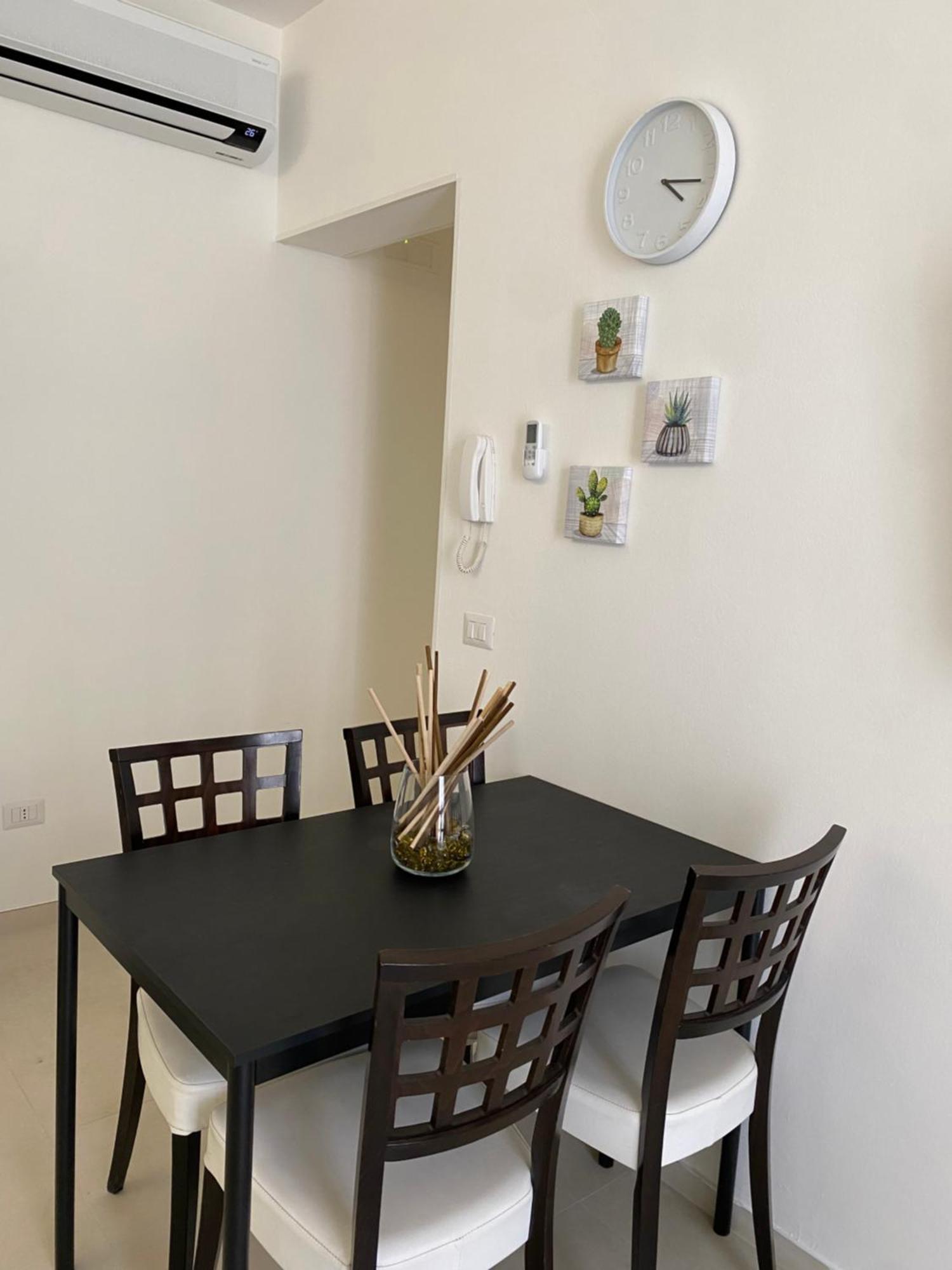 Le Buguse Suite Apartment Lecce Bagian luar foto